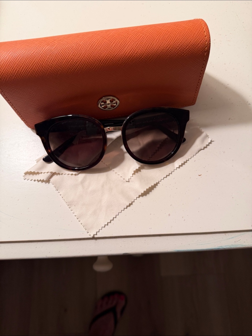 Tory Burch Black Tortoiseshell Round Sunglasses with Orange Case